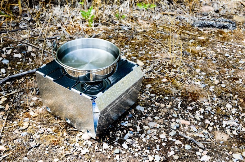 Bobcat Folding Emergency Stove